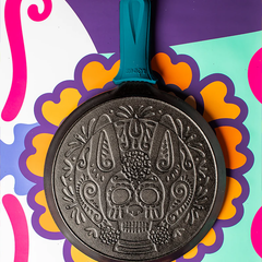 10.5 Inch Seasoned Cast Iron Xolo Sugar Skull Griddle with Deluxe Handle Holder