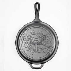 Lodge 10.25 Inch Seasoned Cast Iron Holiday Gnome Skillet